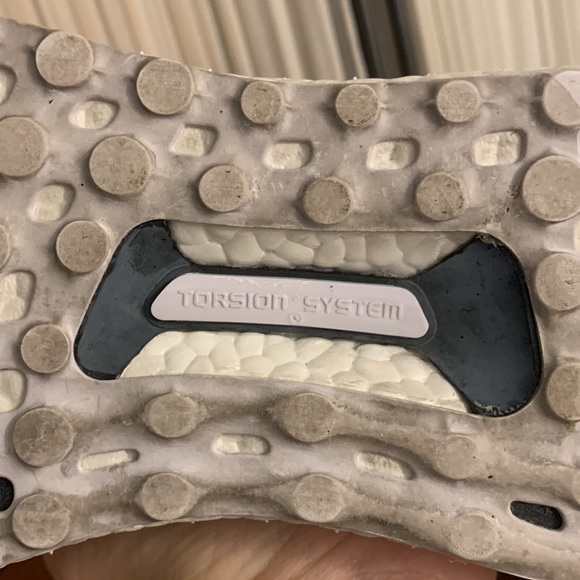 Adidas A16+ Ultraboost - Picture 4 of 9